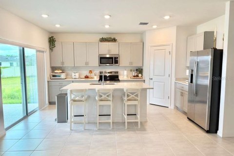 House in Kissimmee, Florida 4 bedrooms, 171.68 sq.m. № 2229354 - photo 4