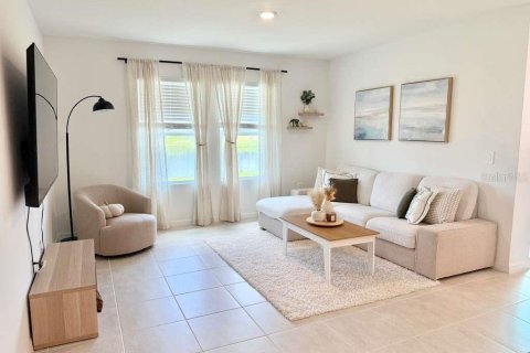 House in Kissimmee, Florida 4 bedrooms, 171.68 sq.m. № 2229354 - photo 8