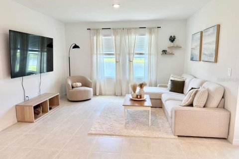 House in Kissimmee, Florida 4 bedrooms, 171.68 sq.m. № 2229354 - photo 9