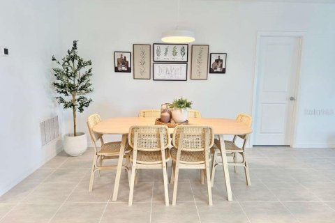 House in Kissimmee, Florida 4 bedrooms, 171.68 sq.m. № 2229354 - photo 7