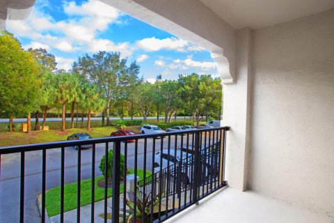 Condo in Coral Springs, Florida, 3 bedrooms № 2184349 - photo 16