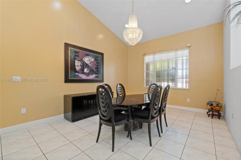 Купить виллу или дом в Майами, Флорида 5 спален, 296.73м2, № 1989958 - фото 20