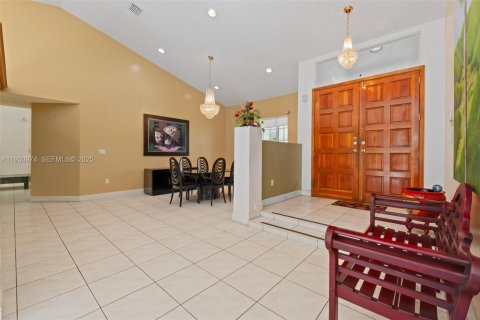 Купить виллу или дом в Майами, Флорида 5 спален, 296.73м2, № 1989958 - фото 22