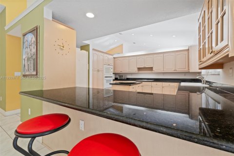 Купить виллу или дом в Майами, Флорида 5 спален, 296.73м2, № 1989958 - фото 16