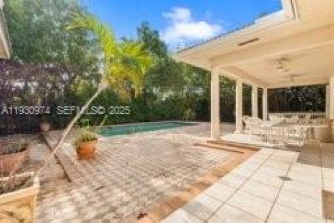 Купить виллу или дом в Майами, Флорида 5 спален, 296.73м2, № 1989958 - фото 10