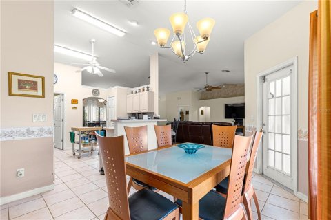 Villa ou maison à vendre à Ocala, Floride: 3 chambres, 191.56 m2 № 1900375 - photo 16