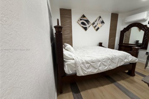 Снять в аренду коммерческую недвижимость в Норт-Майами-Бич, Флорида 1 спальня, 125.6м2, № 1957043 - фото 6