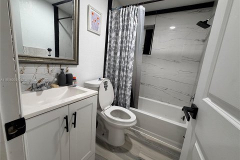 Снять в аренду коммерческую недвижимость в Норт-Майами-Бич, Флорида 1 спальня, 125.6м2, № 1957043 - фото 7