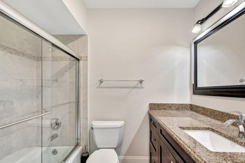 Condo in Jupiter, Florida, 2 bedrooms № 2276595 - photo 25