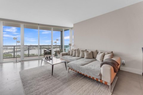 Купить кондоминиум в Майами, Флорида 2 спальни, 122.91м2, № 2002035 - фото 3