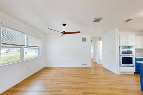 Villa ou maison à vendre à Saint Petersburg, Floride: 2 chambres, 84.63 m2 № 1904948 - photo 20