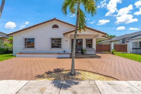Villa ou maison à Miami, Floride 3 chambres, 176.98 m2 № 2020545