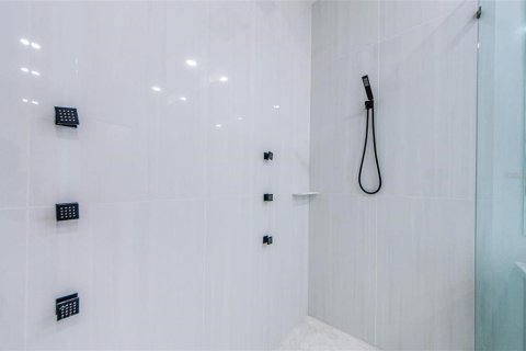 Купить виллу или дом в Тампа, Флорида 4 комнаты, 236.99м2, № 1912824 - фото 13
