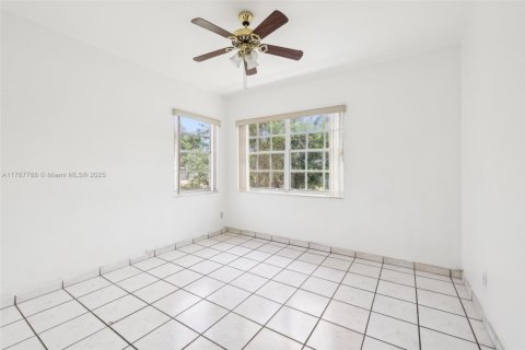 Купить виллу или дом в Майами, Флорида 4 спальни, 128.76м2, № 1708544 - фото 11