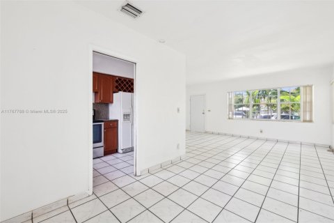 Купить виллу или дом в Майами, Флорида 4 спальни, 128.76м2, № 1708544 - фото 10