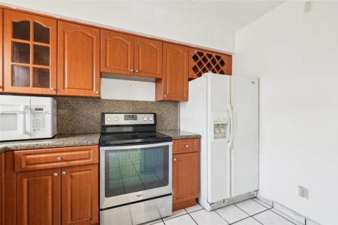 Купить виллу или дом в Майами, Флорида 4 спальни, 128.76м2, № 1708544 - фото 18