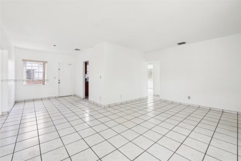 Купить виллу или дом в Майами, Флорида 4 спальни, 128.76м2, № 1708544 - фото 8