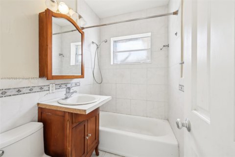 Купить виллу или дом в Майами, Флорида 4 спальни, 128.76м2, № 1708544 - фото 16