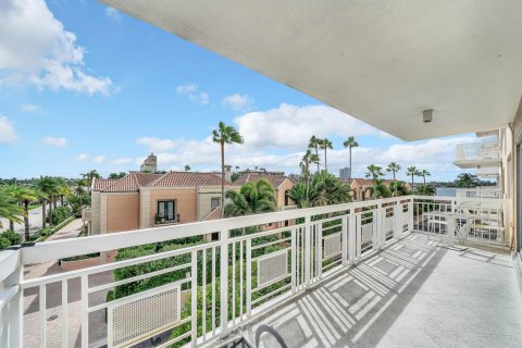 Condominio en venta en Palm Beach, Florida, 1 dormitorio, 78.97 m2 № 2158573 - foto 14