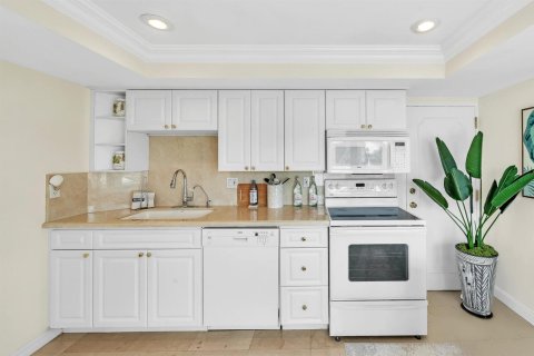 Condominio en venta en Palm Beach, Florida, 1 dormitorio, 78.97 m2 № 2158573 - foto 19
