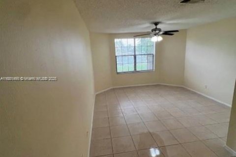 Condominio en venta en Coral Springs, Florida, 3 dormitorios, 121.24 m2 № 1929624 - foto 6
