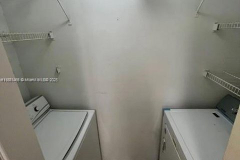 Condominio en venta en Coral Springs, Florida, 3 dormitorios, 121.24 m2 № 1929624 - foto 3