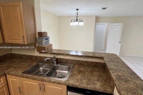 Condominio en venta en Coral Springs, Florida, 3 dormitorios, 121.24 m2 № 1929624 - foto 12