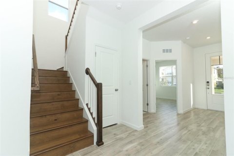 House in Orlando, Florida 5 bedrooms, 245.08 sq.m. № 1449234 - photo 4