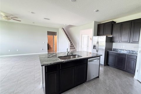 House in Wesley Chapel, Florida 4 bedrooms, 256.04 sq.m. № 2377635 - photo 11