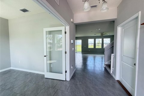 House in Wesley Chapel, Florida 4 bedrooms, 256.04 sq.m. № 2377635 - photo 3