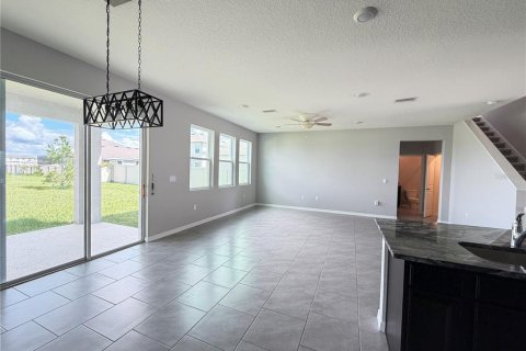 House in Wesley Chapel, Florida 4 bedrooms, 256.04 sq.m. № 2377635 - photo 10