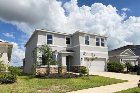 House in Wesley Chapel, Florida 4 bedrooms, 256.04 sq.m. № 2377635 - photo 2
