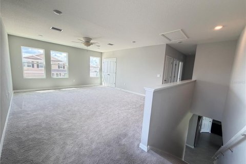House in Wesley Chapel, Florida 4 bedrooms, 256.04 sq.m. № 2377635 - photo 13