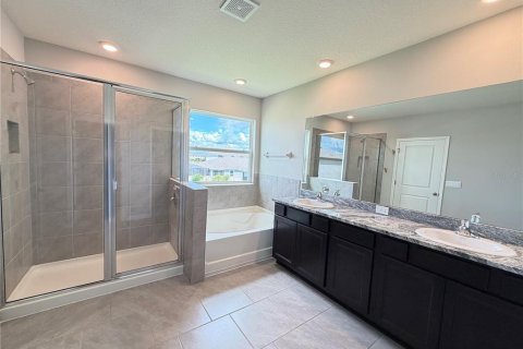 House in Wesley Chapel, Florida 4 bedrooms, 256.04 sq.m. № 2377635 - photo 25