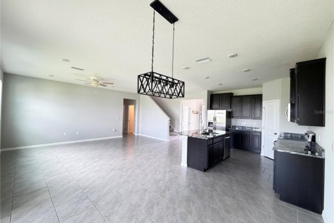 House in Wesley Chapel, Florida 4 bedrooms, 256.04 sq.m. № 2377635 - photo 7