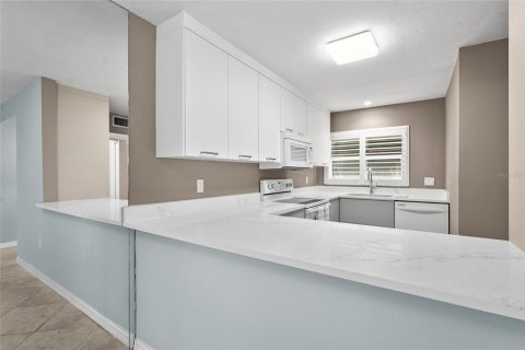 Купить кондоминиум в Сарасота, Флорида 5 комнат, 111.48м2, № 1900598 - фото 10