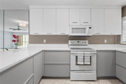 Купить кондоминиум в Сарасота, Флорида 5 комнат, 111.48м2, № 1900598 - фото 9