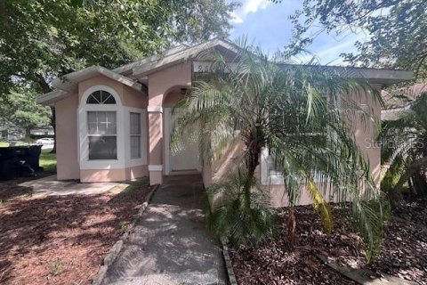 House in Orlando, Florida 3 bedrooms, 109.9 sq.m. № 2238676