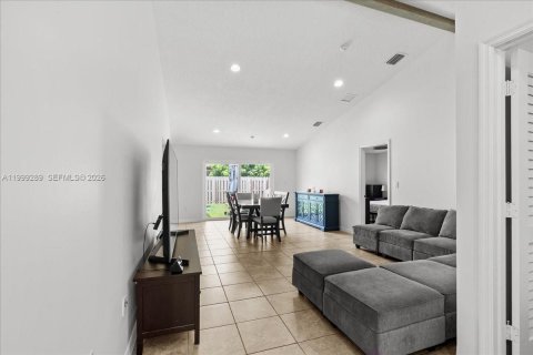 Villa ou maison à vendre à Homestead, Floride: 3 chambres, 146.51 m2 № 2064190 - photo 21