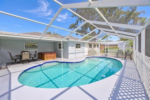 Villa ou maison à vendre à Sarasota, Floride: 2 chambres, 165.18 m2 № 2285457 - photo 21