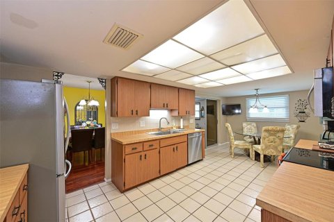 Villa ou maison à vendre à Sarasota, Floride: 2 chambres, 165.18 m2 № 2285457 - photo 10