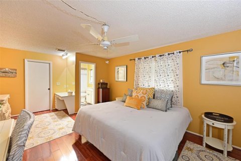 Villa ou maison à vendre à Sarasota, Floride: 2 chambres, 165.18 m2 № 2285457 - photo 16