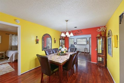 Villa ou maison à vendre à Sarasota, Floride: 2 chambres, 165.18 m2 № 2285457 - photo 6