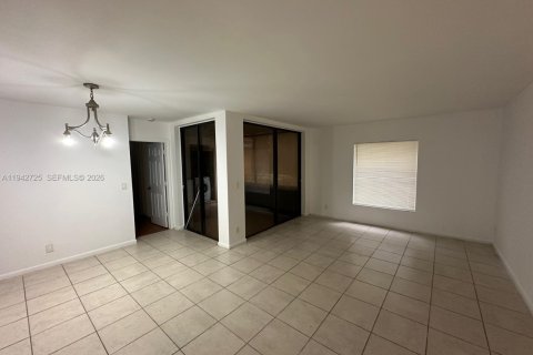 Copropriété à louer à Coconut Creek, Floride: 2 chambres, 98.57 m2 № 2000122 - photo 13