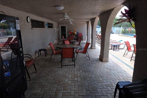 Villa ou maison à vendre à New Port Richey, Floride: 2 chambres, 136.66 m2 № 2211627 - photo 23