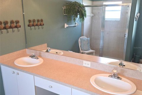 Villa ou maison à vendre à New Port Richey, Floride: 2 chambres, 136.66 m2 № 2211627 - photo 16