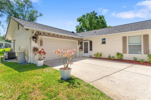 Villa ou maison à vendre à Port Richey, Floride: 2 chambres, 113.15 m2 № 2203836 - photo 3