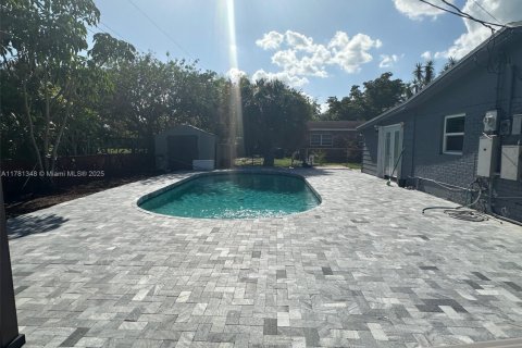 House in Sunrise, Florida 3 bedrooms, 117.06 sq.m. № 1705198 - photo 4