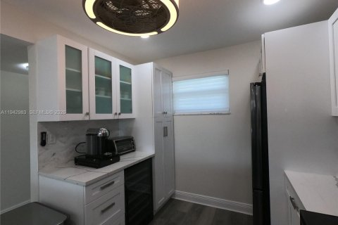 Copropriété à vendre à Lauderhill, Floride: 2 chambres, 117.06 m2 № 1999499 - photo 2
