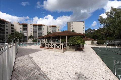 Copropriété à vendre à Lauderhill, Floride: 2 chambres, 117.06 m2 № 1999499 - photo 25